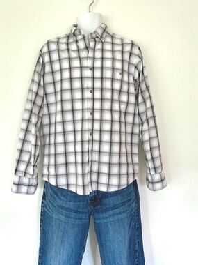 Wrangler Rugged Wear white plaid long sleeve button front shirt